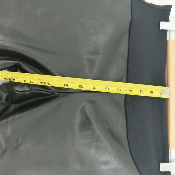 Assets By Spanx Women's Pants Faux Leather Leggings black size medium - Picture 5 of 7